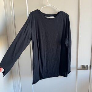 Long sleeve black Divided tee